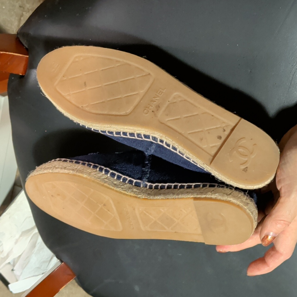 RARE Sz 42 CHANEL Dark Blue Espadrilles with Black Toe - Picture 5 of 9